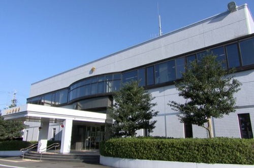 「夕食の量が多い」と妻に食器を投げつけた男逮捕