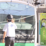 撮り鉄「高いカメラを買って一生懸命電車の写真を撮影しようとしているが 運転士に邪魔されたのでなんかやってやろうってことでやった」