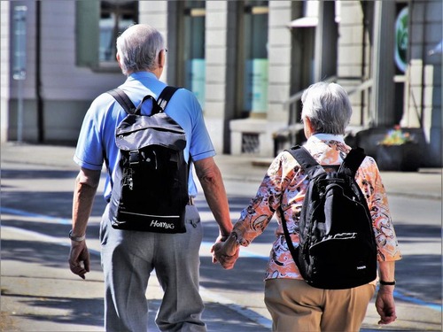 「お年寄りに質問、70歳になったら70歳の相手が魅力的に見えるものなの？」→78歳の回答が感動を呼ぶ