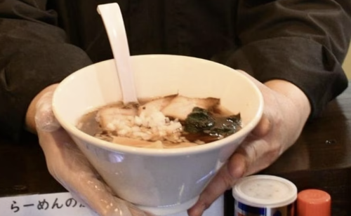 世の中には鼻をかんだティッシュをラーメンの丼ぶりに入れる人間がいるという現実